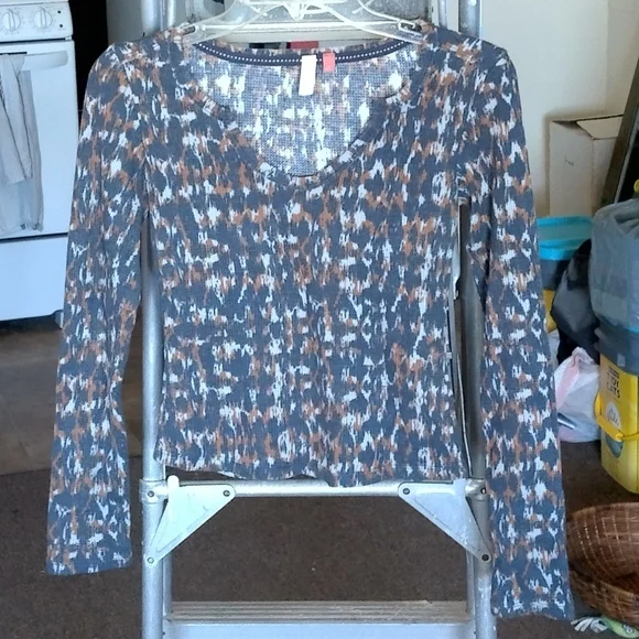 Pilcro Anthropologie Split Neck Notched V Neck Thermal Top Size XS - Picture 3 of 9